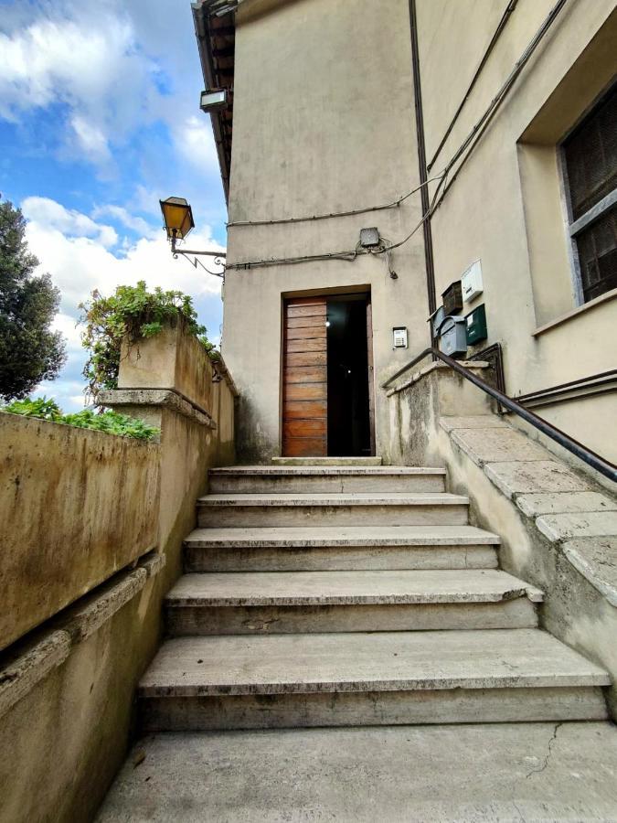 Apartamento La Casa In Piazza Toffia Exterior foto