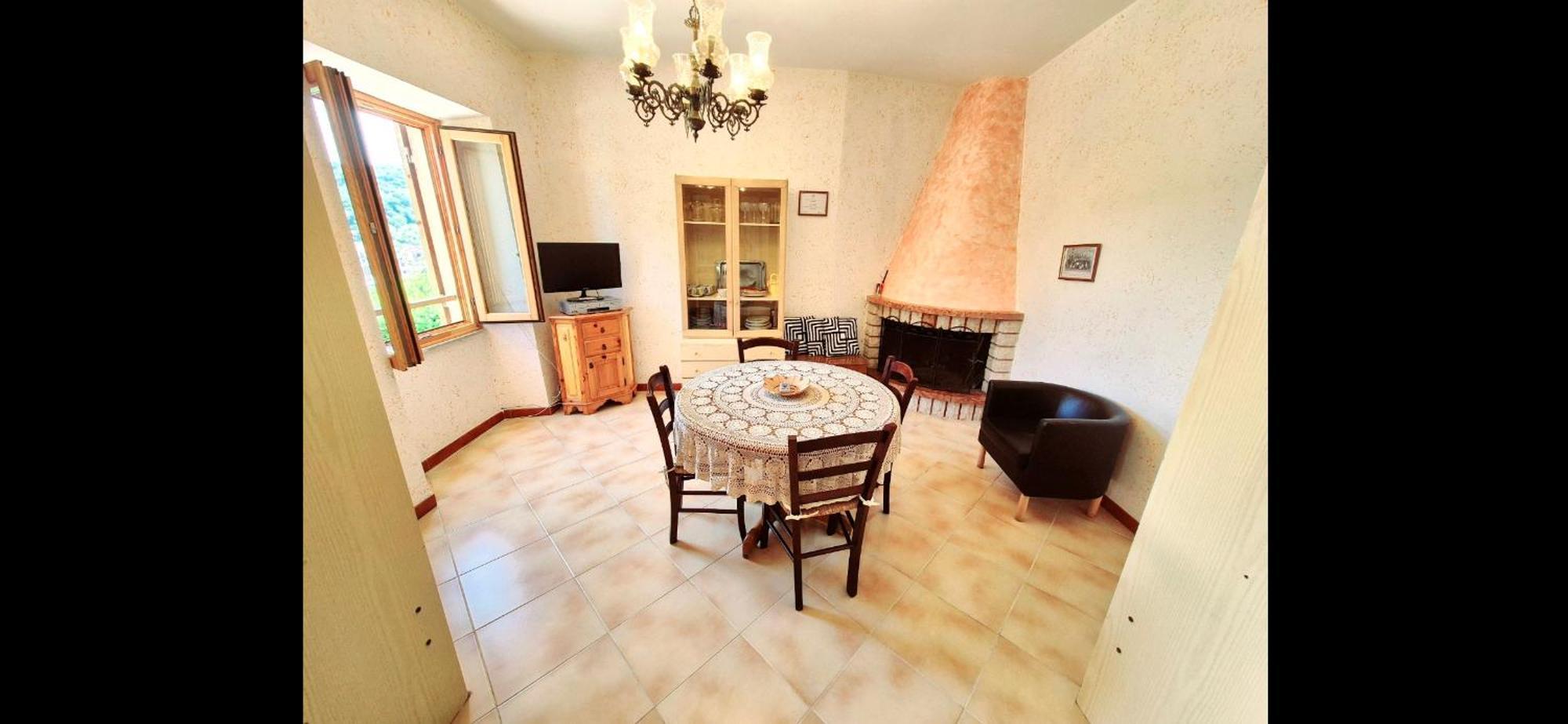 Apartamento La Casa In Piazza Toffia Exterior foto